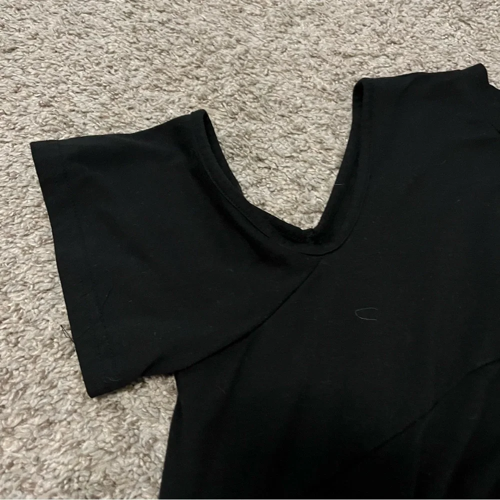 TEE - Picture 2 of 4